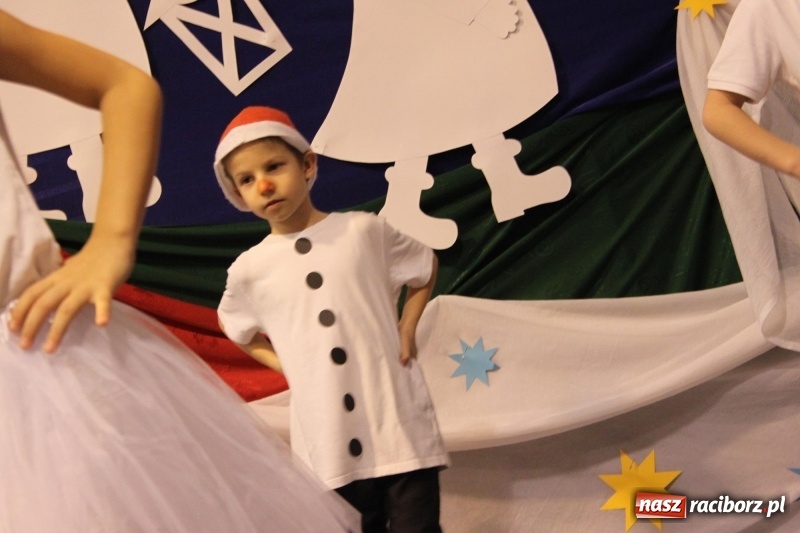 Zdjęcie w galerii na portalu naszraciborz.pl: Jarmark bożonarodzeniowy i wielkie kolędowanie w Krzanowicach  wiadomości z regionu