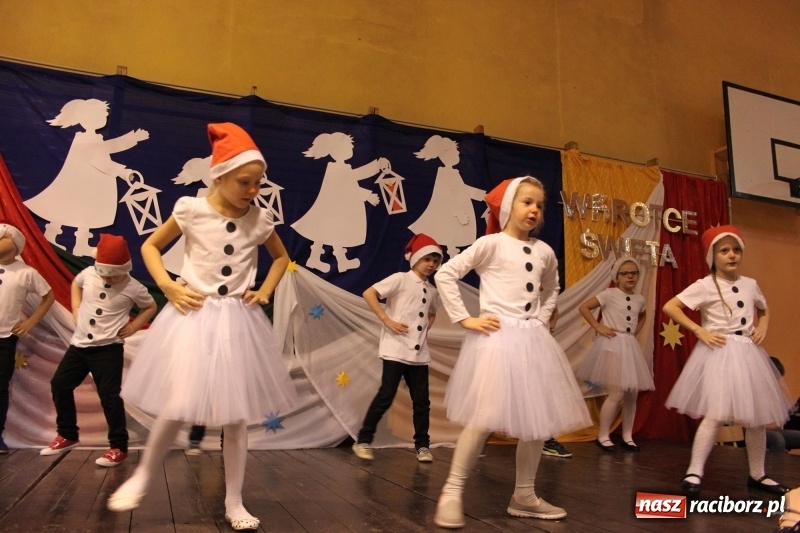 Zdjęcie w galerii na portalu naszraciborz.pl: Jarmark bożonarodzeniowy i wielkie kolędowanie w Krzanowicach  wiadomości z regionu