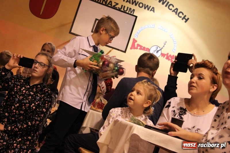 Zdjęcie w galerii na portalu naszraciborz.pl: Jarmark bożonarodzeniowy i wielkie kolędowanie w Krzanowicach  wiadomości z regionu