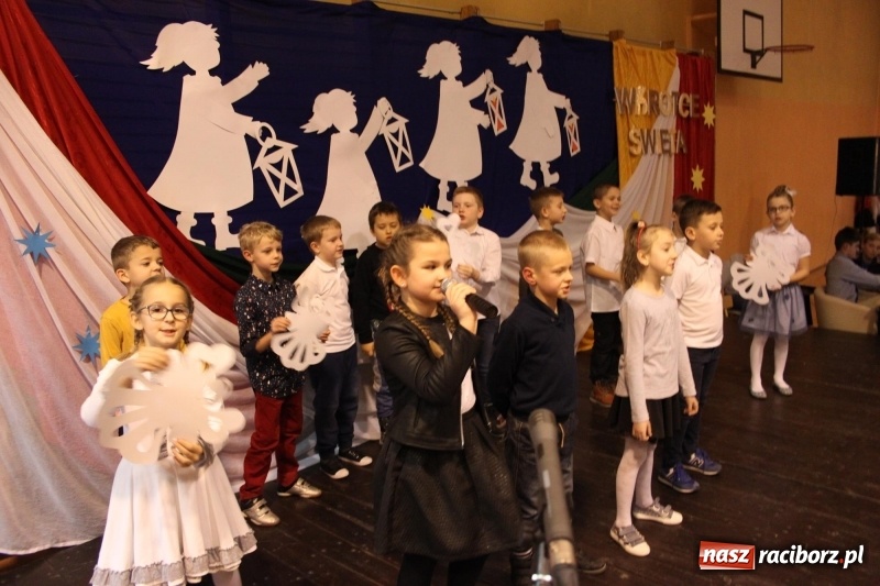 Zdjęcie w galerii na portalu naszraciborz.pl: Jarmark bożonarodzeniowy i wielkie kolędowanie w Krzanowicach  wiadomości z regionu