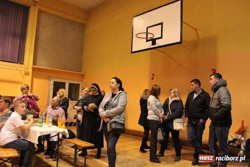 Zdjęcie w galerii na portalu naszraciborz.pl: Jarmark bożonarodzeniowy i wielkie kolędowanie w Krzanowicach  wiadomości z regionu