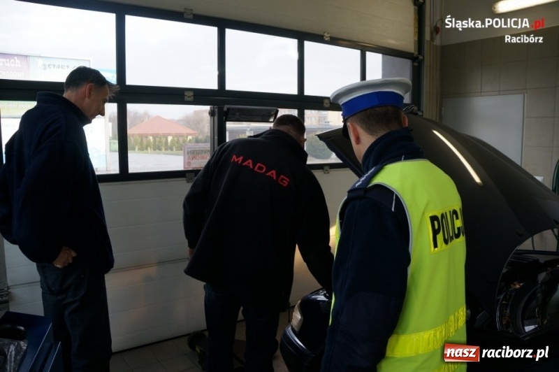 Zdjęcie w galerii na portalu naszraciborz.pl: Raciborska drogówka wzięła pod lupę oświetlenie  wiadomości z regionu