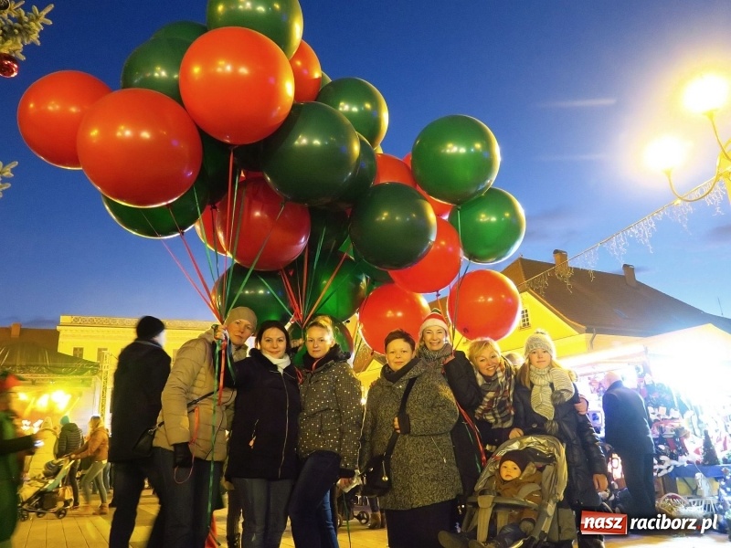 Zdjęcie w galerii na portalu naszraciborz.pl: Parada, choinka i Majka Jeżowska. Zobaczcie jak bawił się Rybnik wiadomości z regionu