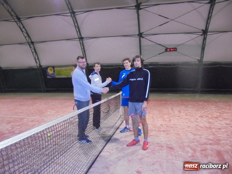 Zdjęcie w galerii na portalu naszraciborz.pl: Mikołajkowy turniej tenisowy wiadomości z regionu