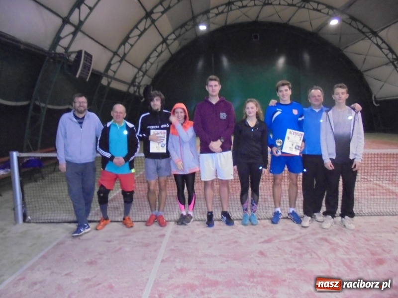 Zdjęcie w galerii na portalu naszraciborz.pl: Mikołajkowy turniej tenisowy wiadomości z regionu