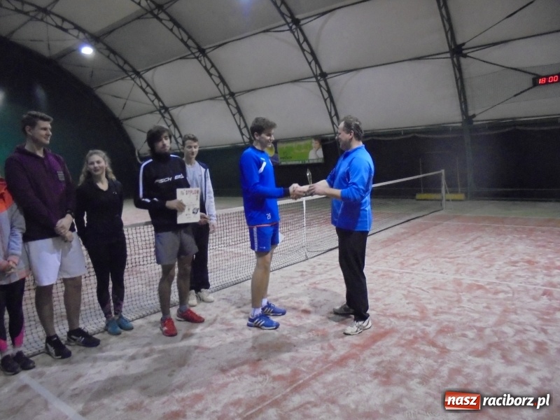Zdjęcie w galerii na portalu naszraciborz.pl: Mikołajkowy turniej tenisowy wiadomości z regionu