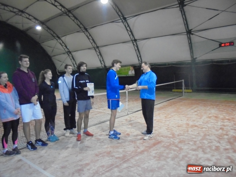 Zdjęcie w galerii na portalu naszraciborz.pl: Mikołajkowy turniej tenisowy wiadomości z regionu