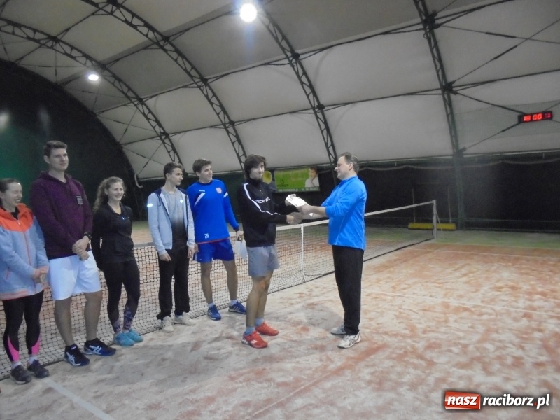 Zdjęcie w galerii na portalu naszraciborz.pl: Mikołajkowy turniej tenisowy wiadomości z regionu