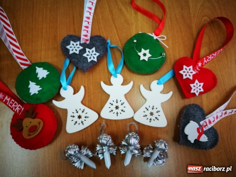 Zdjęcie w galerii na portalu naszraciborz.pl: Studenci PWSZ w Raciborzu z akcją świąteczną w raciborskim szpitalu wiadomości z regionu