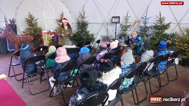 Zdjęcie w galerii na portalu naszraciborz.pl: Ostatnie wyjście Mikołaja, czyli biblioteka na Jarmarku Bożonarodzeniowym wiadomości z regionu