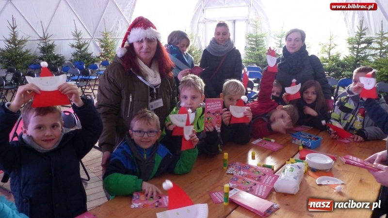 Zdjęcie w galerii na portalu naszraciborz.pl: Ostatnie wyjście Mikołaja, czyli biblioteka na Jarmarku Bożonarodzeniowym wiadomości z regionu