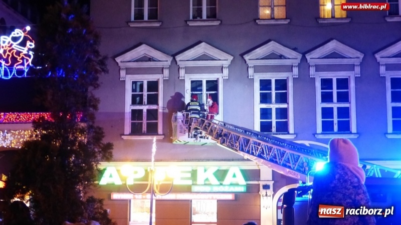 Zdjęcie w galerii na portalu naszraciborz.pl: Ostatnie wyjście Mikołaja, czyli biblioteka na Jarmarku Bożonarodzeniowym wiadomości z regionu