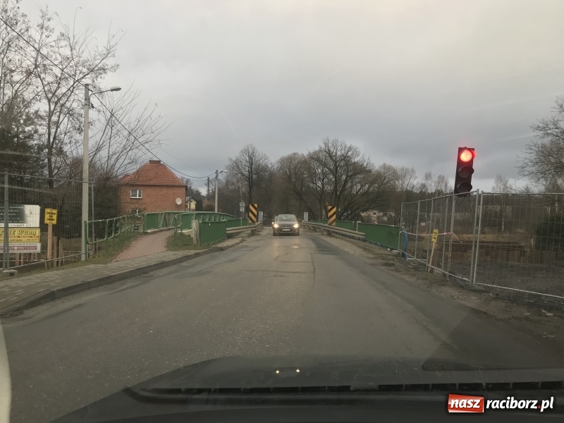 Zdjęcie w galerii na portalu naszraciborz.pl: ZDW w Katowicach podpisał umowę na budowę nowego mostu w Rudach wiadomości z regionu