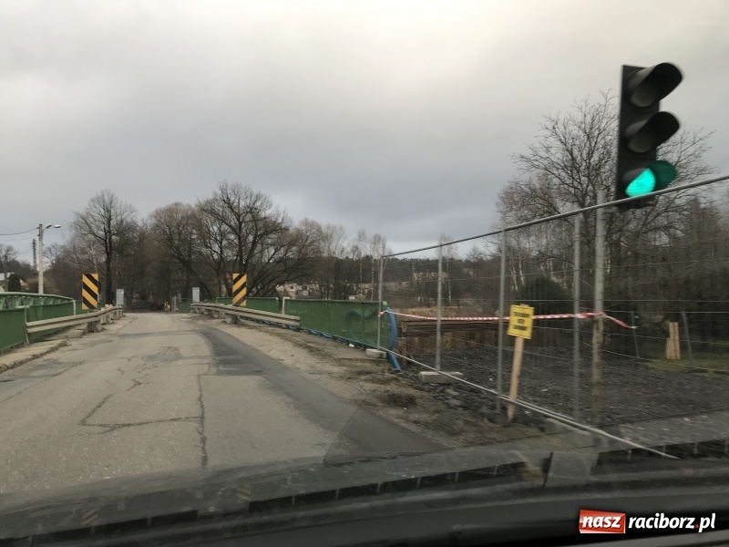 Zdjęcie w galerii na portalu naszraciborz.pl: ZDW w Katowicach podpisał umowę na budowę nowego mostu w Rudach wiadomości z regionu