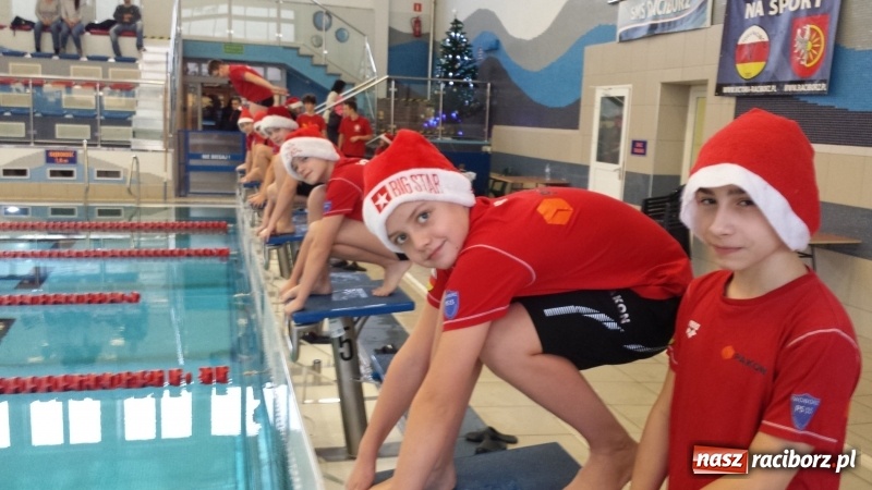 Zdjęcie w galerii na portalu naszraciborz.pl: Integracyjne pływanie na zawodach mikołajkowych  wiadomości z regionu