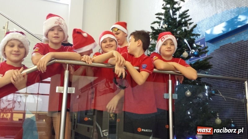 Zdjęcie w galerii na portalu naszraciborz.pl: Integracyjne pływanie na zawodach mikołajkowych  wiadomości z regionu