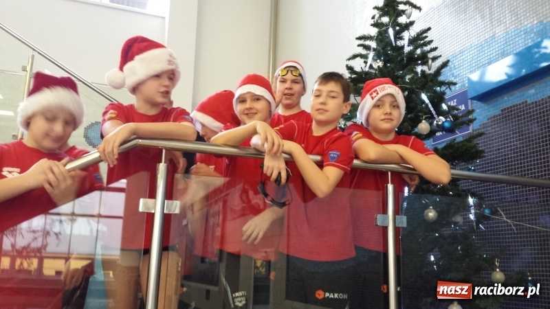 Zdjęcie w galerii na portalu naszraciborz.pl: Integracyjne pływanie na zawodach mikołajkowych  wiadomości z regionu