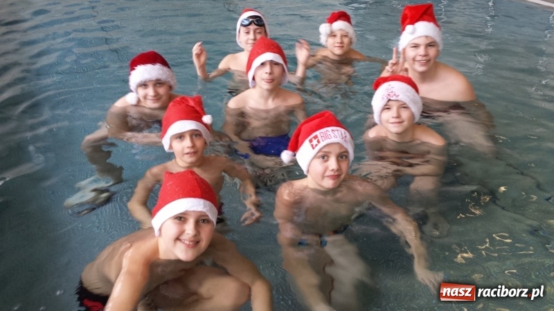 Zdjęcie w galerii na portalu naszraciborz.pl: Integracyjne pływanie na zawodach mikołajkowych  wiadomości z regionu