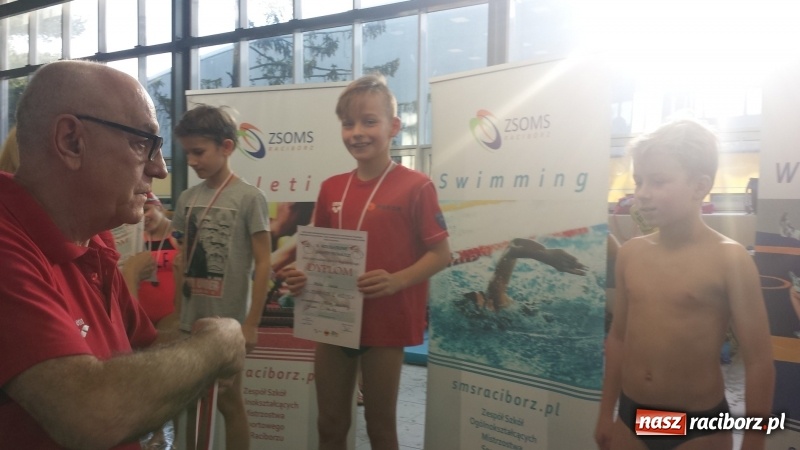 Zdjęcie w galerii na portalu naszraciborz.pl: Integracyjne pływanie na zawodach mikołajkowych  wiadomości z regionu