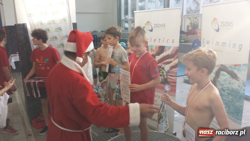 Zdjęcie w galerii na portalu naszraciborz.pl: Integracyjne pływanie na zawodach mikołajkowych  wiadomości z regionu