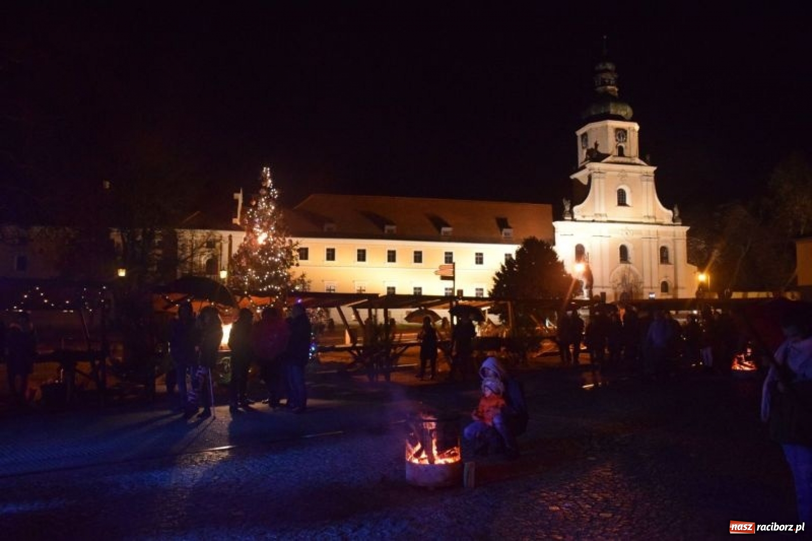 Zdjęcie w galerii na portalu naszraciborz.pl: W Rudach po raz pierwszy odbył się Jarmark Bożonarodzeniowy wiadomości z regionu