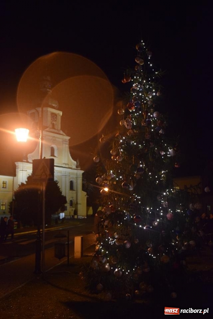Zdjęcie w galerii na portalu naszraciborz.pl: W Rudach po raz pierwszy odbył się Jarmark Bożonarodzeniowy wiadomości z regionu