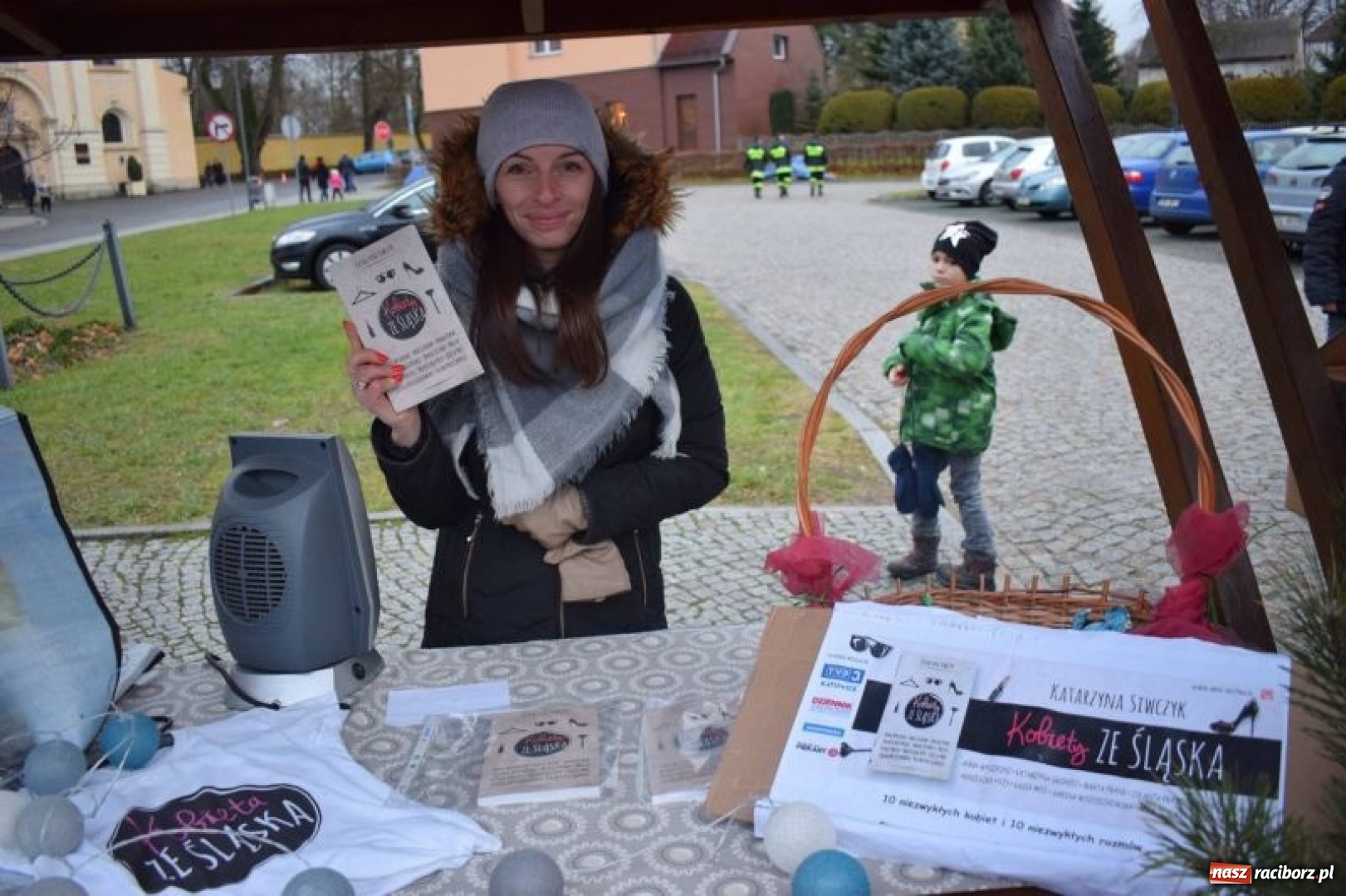 Zdjęcie w galerii na portalu naszraciborz.pl: W Rudach po raz pierwszy odbył się Jarmark Bożonarodzeniowy wiadomości z regionu