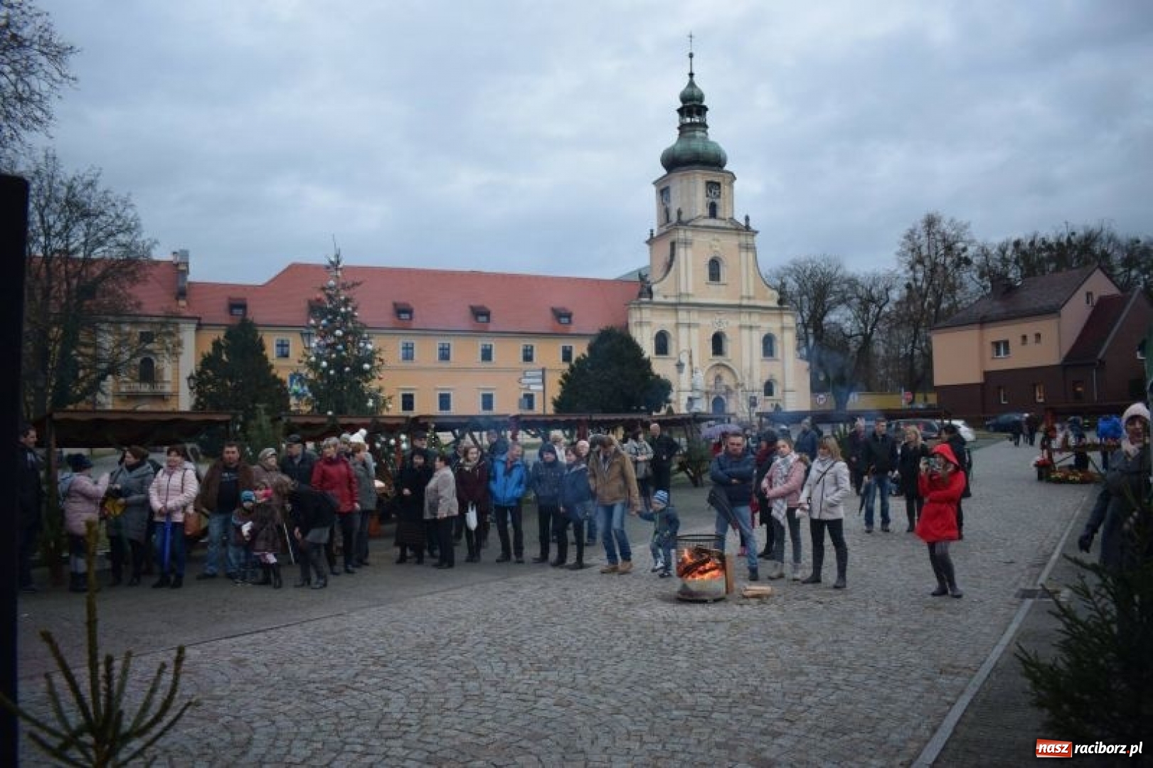 Zdjęcie w galerii na portalu naszraciborz.pl: W Rudach po raz pierwszy odbył się Jarmark Bożonarodzeniowy wiadomości z regionu