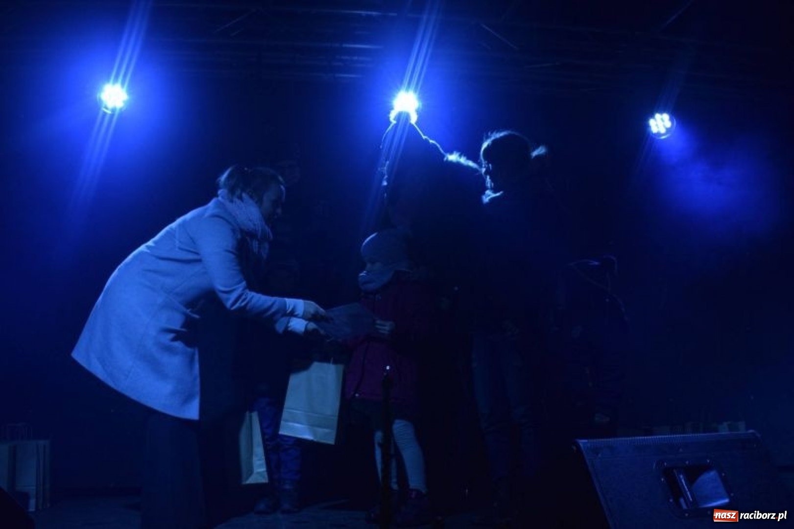 Zdjęcie w galerii na portalu naszraciborz.pl: W Rudach po raz pierwszy odbył się Jarmark Bożonarodzeniowy wiadomości z regionu