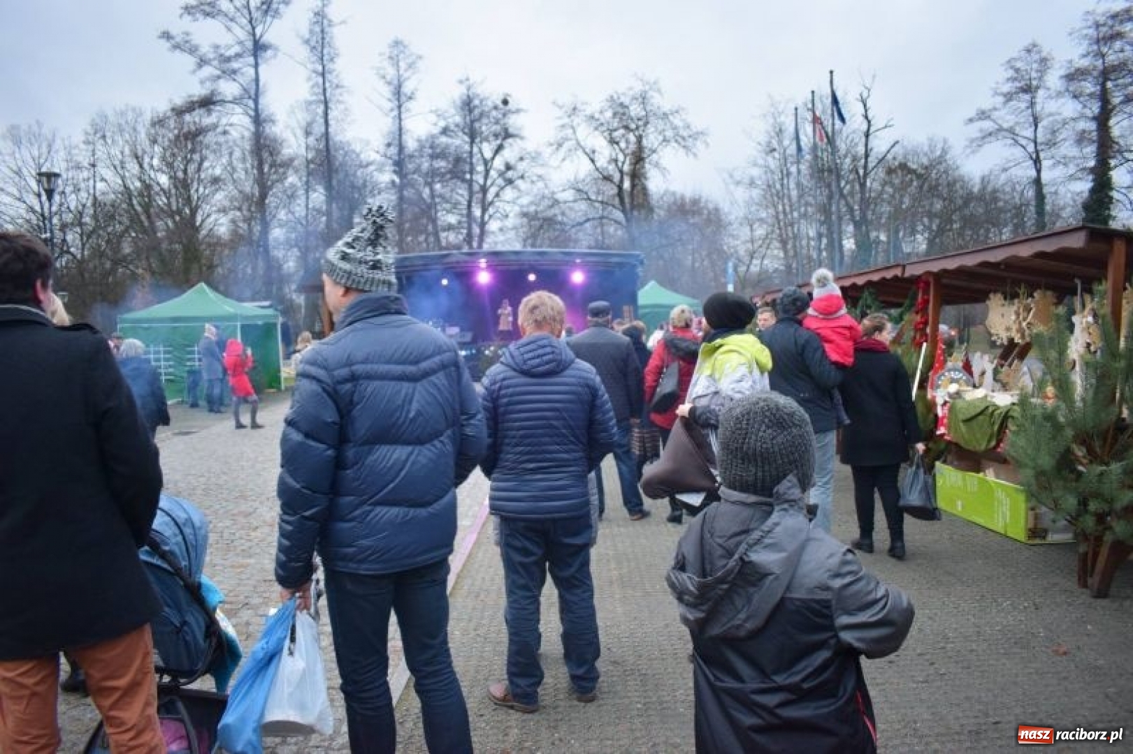 Zdjęcie w galerii na portalu naszraciborz.pl: W Rudach po raz pierwszy odbył się Jarmark Bożonarodzeniowy wiadomości z regionu