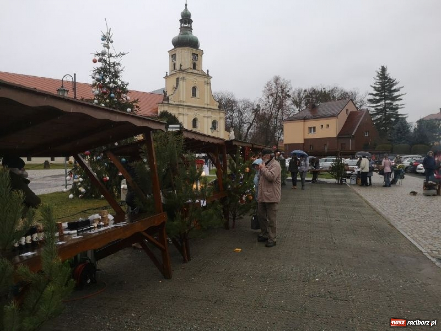 Zdjęcie w galerii na portalu naszraciborz.pl: W Rudach po raz pierwszy odbył się Jarmark Bożonarodzeniowy wiadomości z regionu