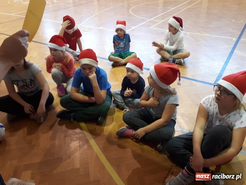 Zdjęcie w galerii na portalu naszraciborz.pl: Mikołajkowe spotkanie najmłodszych adeptów tenisa wiadomości z regionu