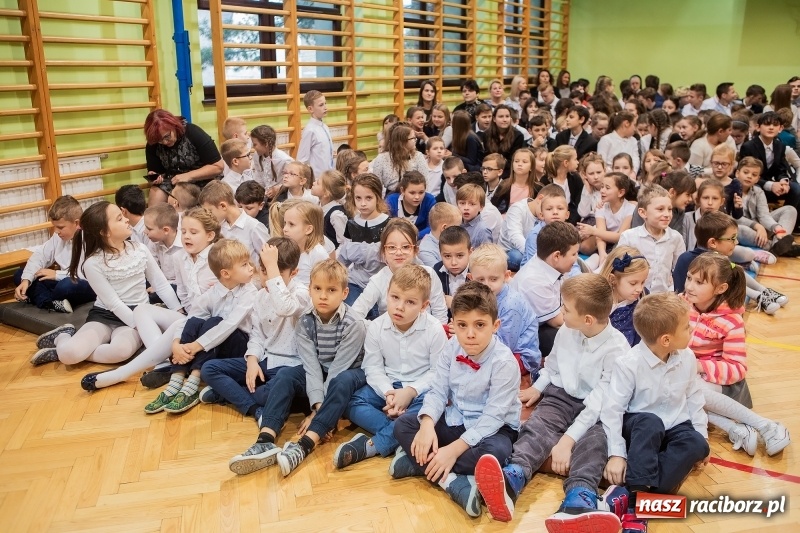 Zdjęcie w galerii na portalu naszraciborz.pl: Miała być 1000-latka, a została stara. Szkoła w Brzeziu świętuje dziś 135. urodziny  wiadomości z regionu