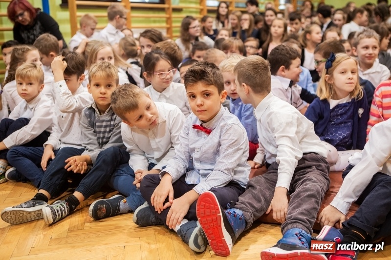 Zdjęcie w galerii na portalu naszraciborz.pl: Miała być 1000-latka, a została stara. Szkoła w Brzeziu świętuje dziś 135. urodziny  wiadomości z regionu