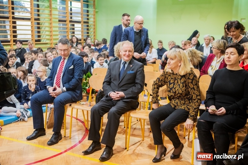 Zdjęcie w galerii na portalu naszraciborz.pl: Miała być 1000-latka, a została stara. Szkoła w Brzeziu świętuje dziś 135. urodziny  wiadomości z regionu