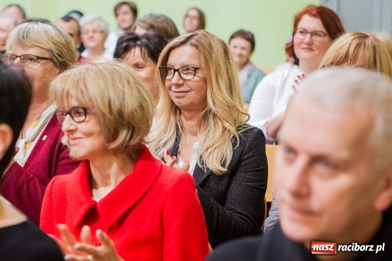 Zdjęcie w galerii na portalu naszraciborz.pl: Miała być 1000-latka, a została stara. Szkoła w Brzeziu świętuje dziś 135. urodziny  wiadomości z regionu