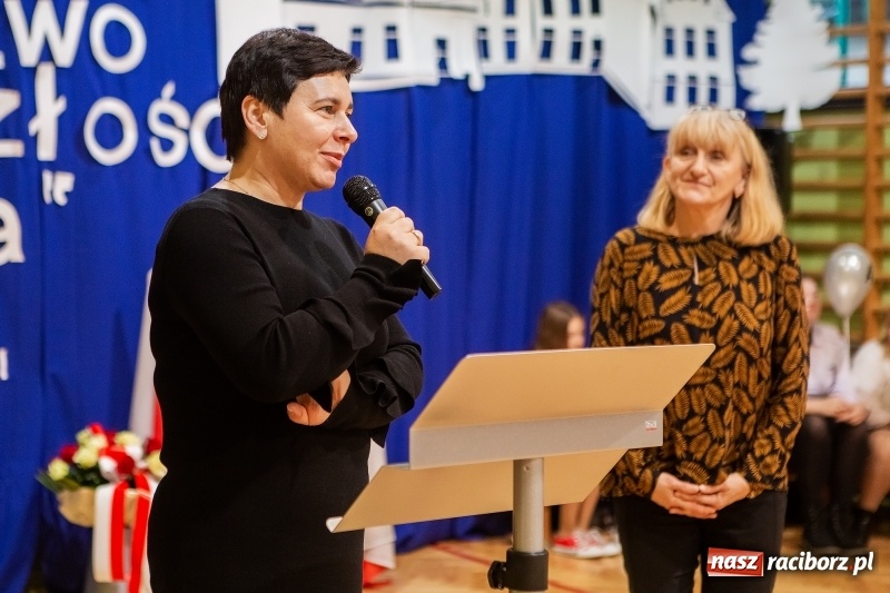 Zdjęcie w galerii na portalu naszraciborz.pl: Miała być 1000-latka, a została stara. Szkoła w Brzeziu świętuje dziś 135. urodziny  wiadomości z regionu