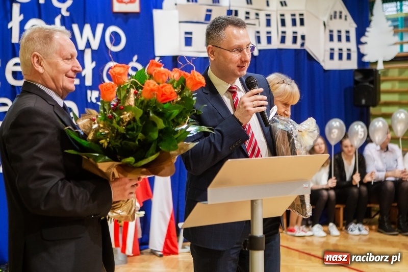 Zdjęcie w galerii na portalu naszraciborz.pl: Miała być 1000-latka, a została stara. Szkoła w Brzeziu świętuje dziś 135. urodziny  wiadomości z regionu