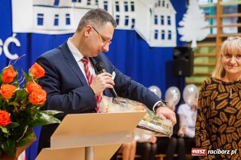 Zdjęcie w galerii na portalu naszraciborz.pl: Miała być 1000-latka, a została stara. Szkoła w Brzeziu świętuje dziś 135. urodziny  wiadomości z regionu