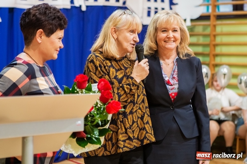 Zdjęcie w galerii na portalu naszraciborz.pl: Miała być 1000-latka, a została stara. Szkoła w Brzeziu świętuje dziś 135. urodziny  wiadomości z regionu