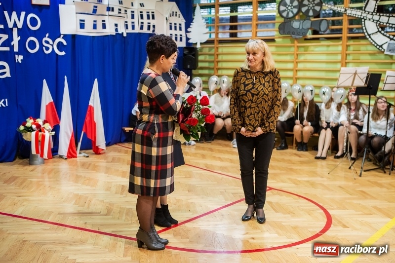 Zdjęcie w galerii na portalu naszraciborz.pl: Miała być 1000-latka, a została stara. Szkoła w Brzeziu świętuje dziś 135. urodziny  wiadomości z regionu