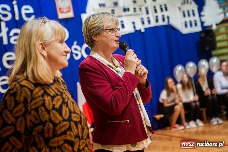 Zdjęcie w galerii na portalu naszraciborz.pl: Miała być 1000-latka, a została stara. Szkoła w Brzeziu świętuje dziś 135. urodziny  wiadomości z regionu