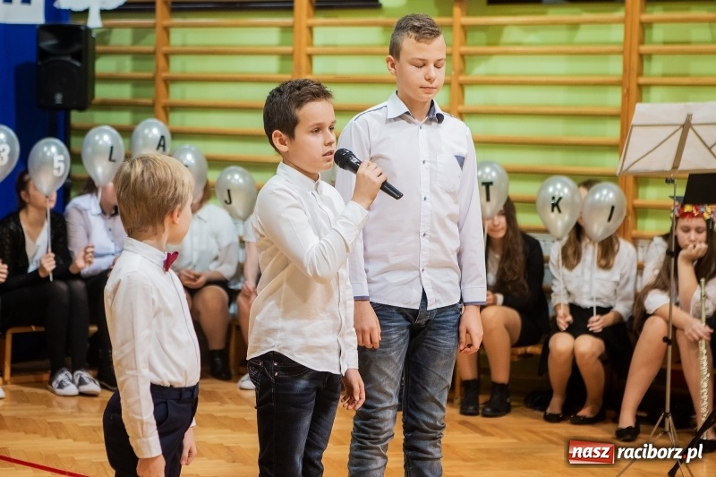 Zdjęcie w galerii na portalu naszraciborz.pl: Miała być 1000-latka, a została stara. Szkoła w Brzeziu świętuje dziś 135. urodziny  wiadomości z regionu