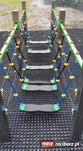 Zdjęcie w galerii na portalu naszraciborz.pl: Przypałacowy park w Tworkowie imponuje. Widać już efekty modernizacji  wiadomości z regionu