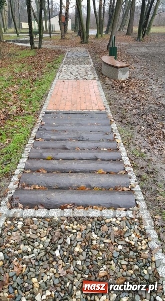 Zdjęcie w galerii na portalu naszraciborz.pl: Przypałacowy park w Tworkowie imponuje. Widać już efekty modernizacji  wiadomości z regionu