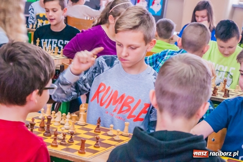 Zdjęcie w galerii na portalu naszraciborz.pl: XVII Mikołajkowy Turniej Szachowy w SP 4 wiadomości z regionu