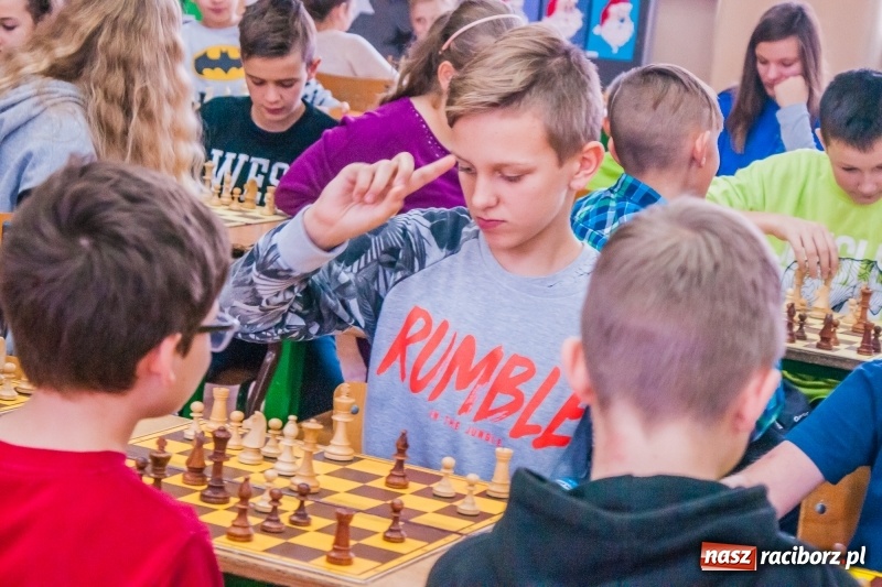 Zdjęcie w galerii na portalu naszraciborz.pl: XVII Mikołajkowy Turniej Szachowy w SP 4 wiadomości z regionu