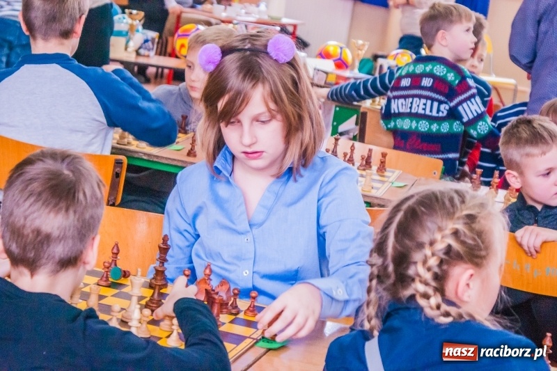 Zdjęcie w galerii na portalu naszraciborz.pl: XVII Mikołajkowy Turniej Szachowy w SP 4 wiadomości z regionu