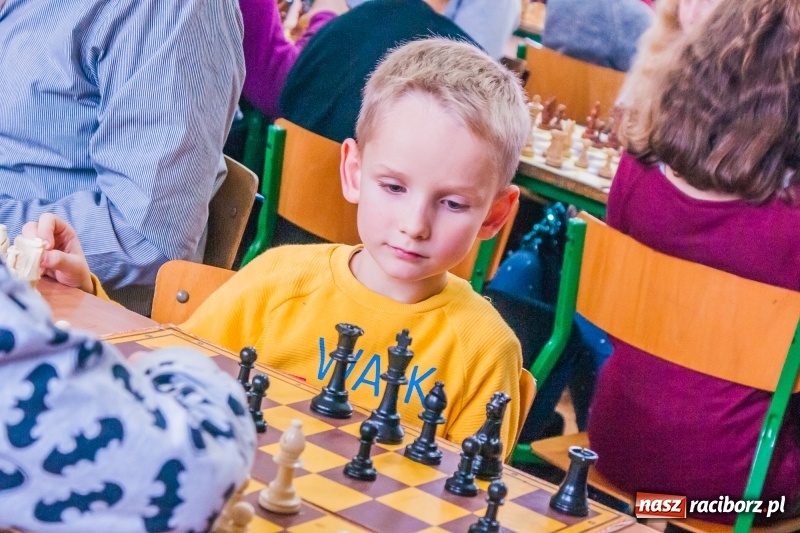 Zdjęcie w galerii na portalu naszraciborz.pl: XVII Mikołajkowy Turniej Szachowy w SP 4 wiadomości z regionu