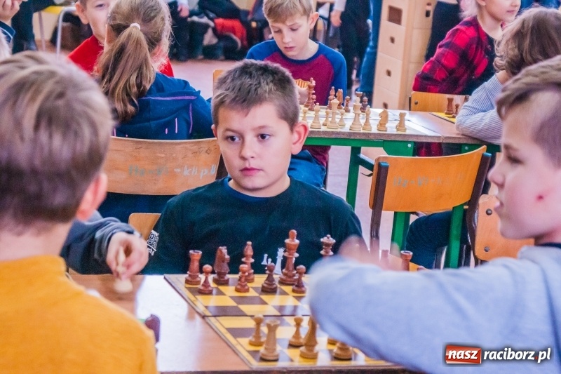 Zdjęcie w galerii na portalu naszraciborz.pl: XVII Mikołajkowy Turniej Szachowy w SP 4 wiadomości z regionu